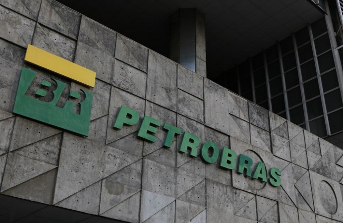 Às vésperas do fim do governo de Bolsonaro, gestão da Petrobras se apressa para concluir a venda da SIX e Petrosix mesmo sendo prejudicial aos acionistas