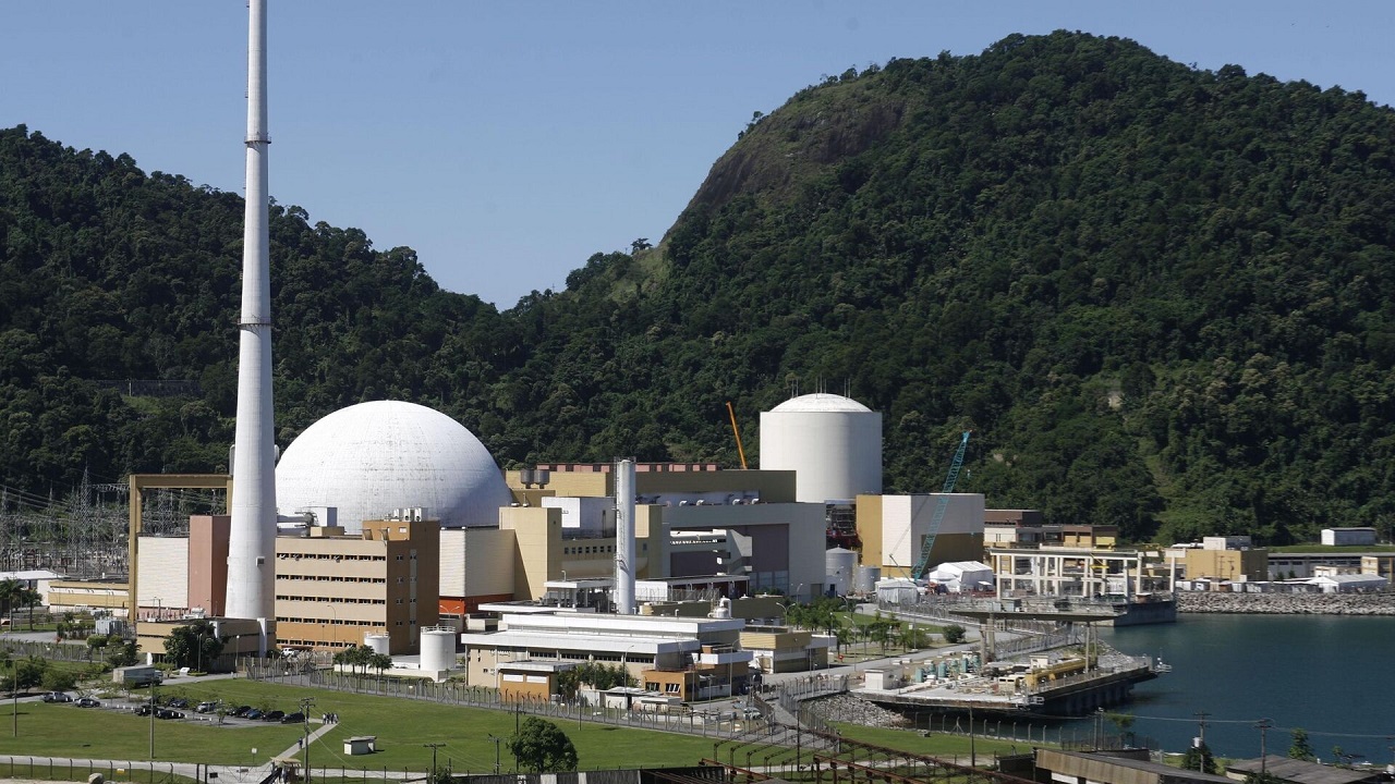 Acordo nuclear para fornecimento de urânio com a Rússia dá segurança energética ao Brasil, afirma especialista
