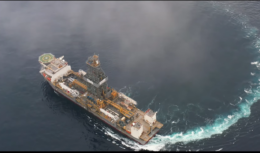 DeepWater Titan Transocean construído pela Sembcorp Marine navio sonda offshore