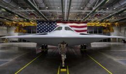 Força Aérea dos EUA apresenta B-21 Raider, o primeiro avião de 6ª geração do mundo