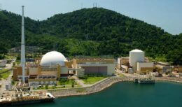 Após semanas desligada devido à falhas na operação, Eletronuclear anunciou que a usina de energia nuclear Angra 2 retomou a sua produção.