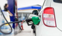 A companhia estatal anunciou uma redução de 6,1% nos preços da gasolina e 8,2% nos valores do diesel nos postos de todo o Brasil. O decreto da Petrobras já está valendo no mercado nacional a partir desta semana.