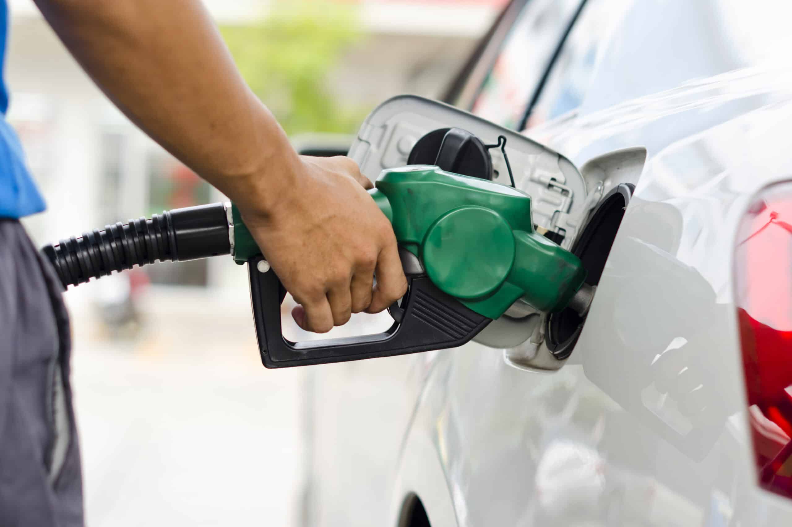 A Ticket Log levantou um relatório sobre os preços do litro da gasolina durante a primeira quinzena de dezembro de 2022. Os dados mostram que o valor mais baixo se encontra na região Sudeste brasileira, onde o litro chegou a R$ 5,14.