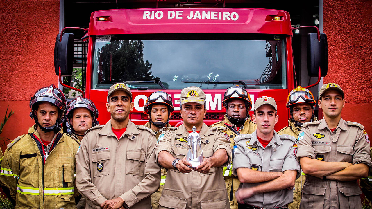 Divulgado edital do Concurso Bombeiros RJ 2023 com salário de até R$ 5.056,00