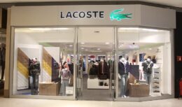 Lacoste, marca global premium presente em mais de 100 países, oferece vagas de emprego para profissionais de SP e RS