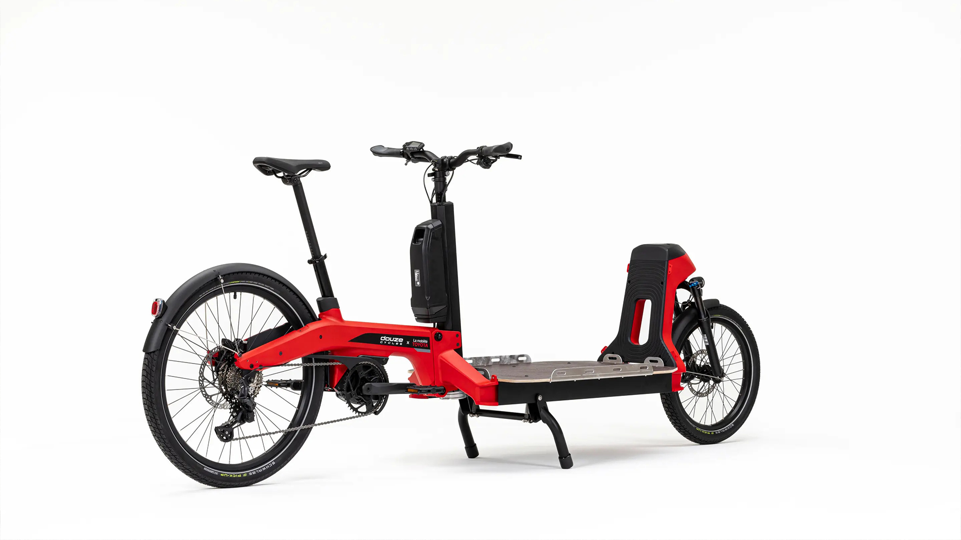 TOYOTA cria bicicleta eletrica de carga capaz de levar ate tres pessoas ou 100 kg de materiais diversos com bateria de 500 Wh e 100 Km de autonomia