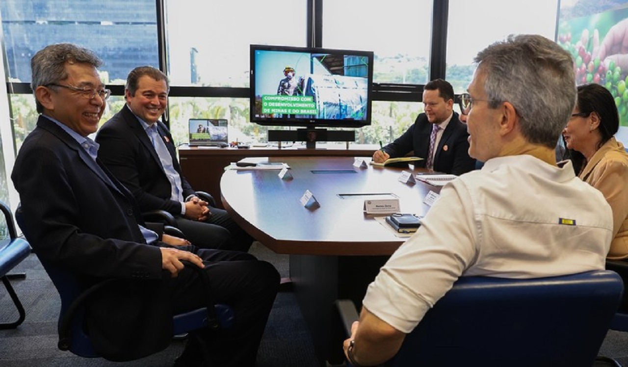 O presidente da siderúrgica se reuniu com o governador do Vale do Aço e anunciou planos para reabilitar o alto-forno, a siderúrgica e as coquerias da usina de Ipatinga.