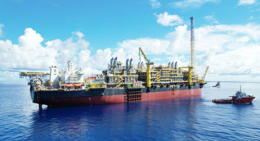 La plataforma FPSO Anita Garibaldi llegó a Brasil y actualmente se está preparando para las operaciones finales de puesta en marcha. MODEC suministrará el buque a Petrobras para el proyecto de revitalización del presal en la Cuenca de Campos.