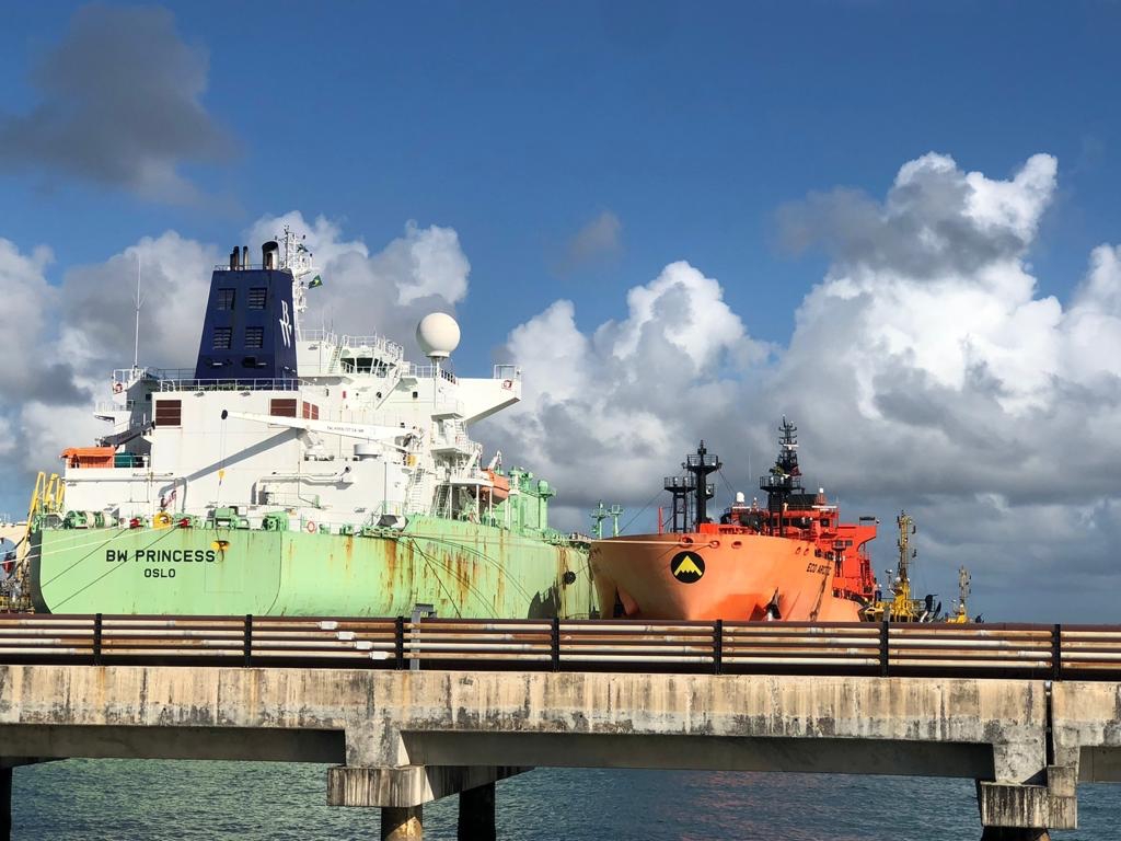 A companhia realizou a importação de mais de 12,5 mil toneladas de GLP vindos diretamente da Argentina em um acordo com a TGS. O Porto de Suape foi escolhido para a realização da operação de descarga do produto pela Interco.