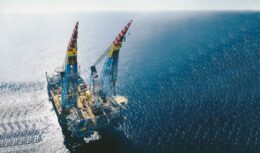 A companhia está com dois novos contratos no Brasil e na Noruega para oferecer seus serviços no ramo de petróleo e gás natural. A Saipem arrecadou mais de US$ 900 milhões no mercado com as novas parcerias firmadas.