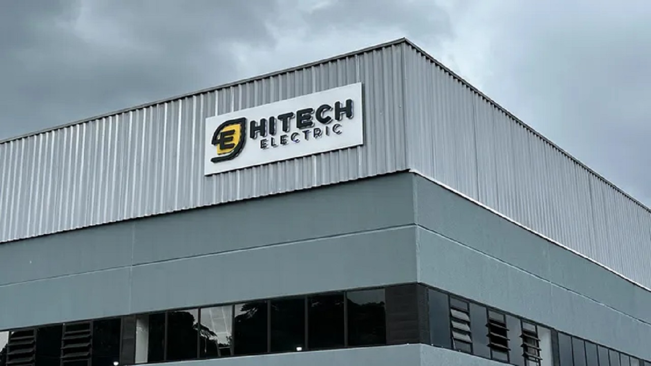 Hitech Electric anuncia construção de nova fábrica de carros elétricos no Paraná