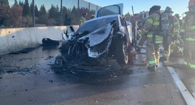 Tesla Model S caught fire “out of nowhere” and it took more than 20 liters of water to contain the fire