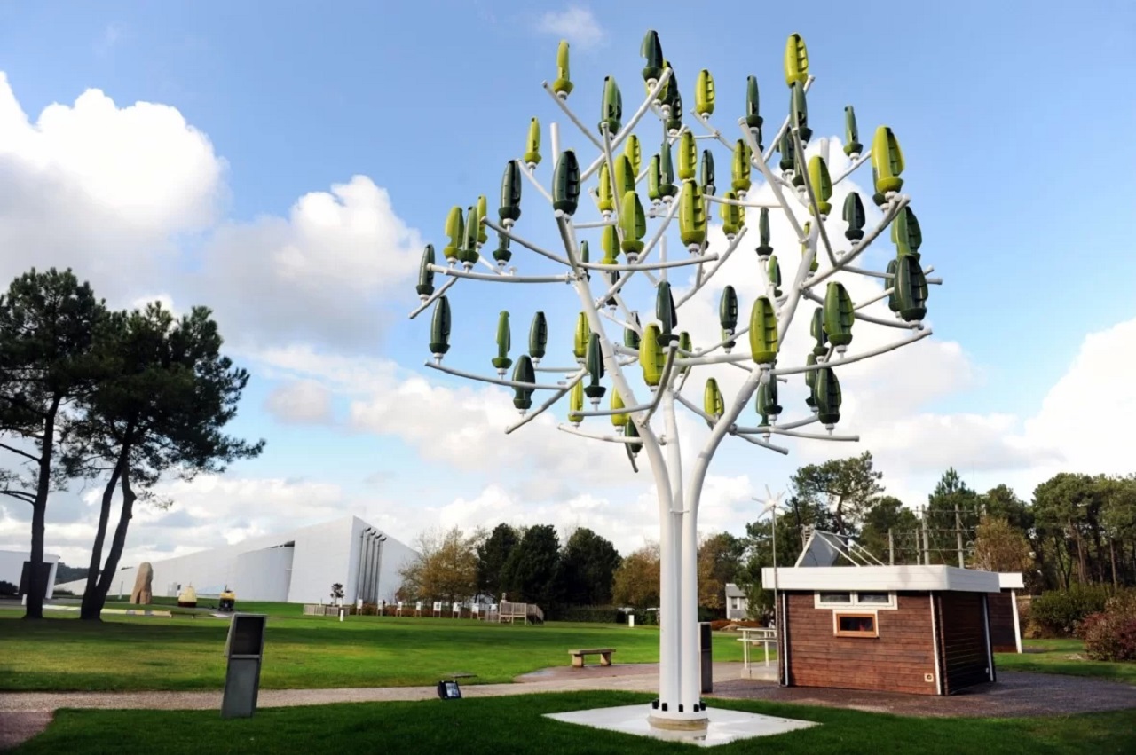 Turbina eólica inédita em formato de árvore com mais de 50 microturbinas promete revolucionar o mercado