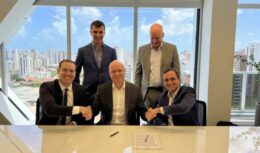 The objective of the TransHydrogen Alliance (THA) is to guarantee a renewable energy supply and export chain for the European continent. Casa dos Ventos and Comerc signed an agreement for the initial production of green ammonia at the Porto do Pecém plant.
