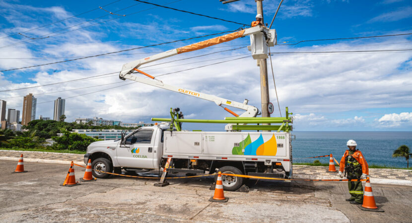 A companhia anunciou mais uma iniciativa para impulsionar a infraestrutura da rede elétrica do Morro de São Paulo. O objetivo é adicionar uma nova linha de energia subaquática de mais de 4,5 quilômetros até o fim das obras da rede, destaca a Neoenergia Coelba.