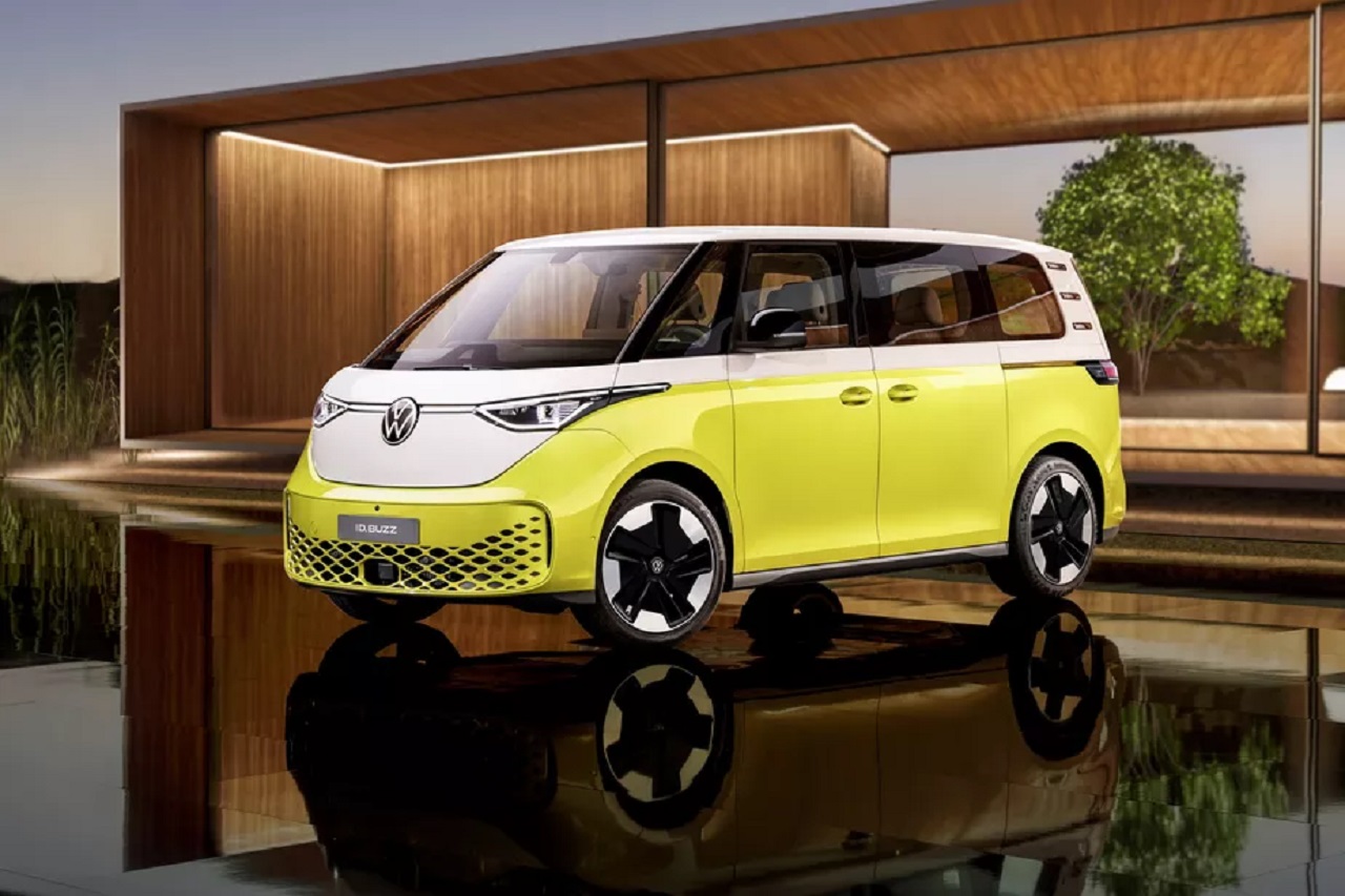 Kombi elétrica da Volkswagen que estaciona sozinha e possui autonomia de 425 km ganha data de estreia no Brasil com preço inédito