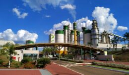 A Eldorado Brasil, gigante do setor de celulose, está com processo seletivo aberto para candidatos de nível fundamental, médio e superior em sua fábrica no Mato Grosso do Sul