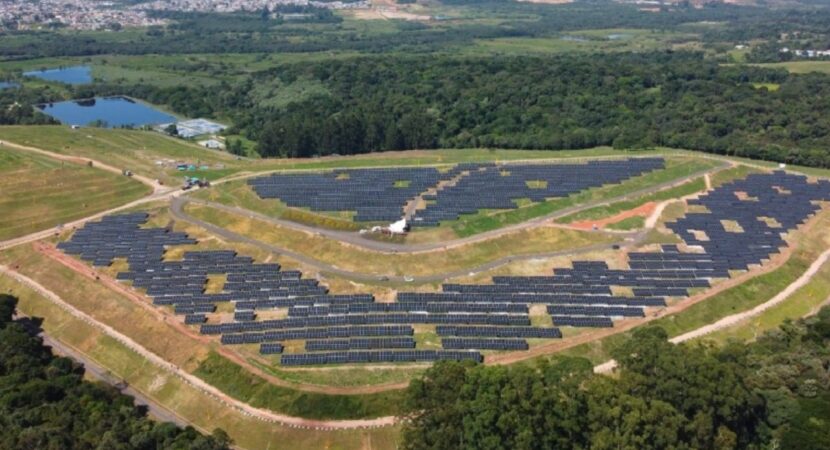 Curitiba transforma aterro sanitário em usina solar GIGANTE com mais de 8 mil painéis solares 