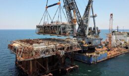 Descomissionamento de plataforma de petróleo industria naval ANP