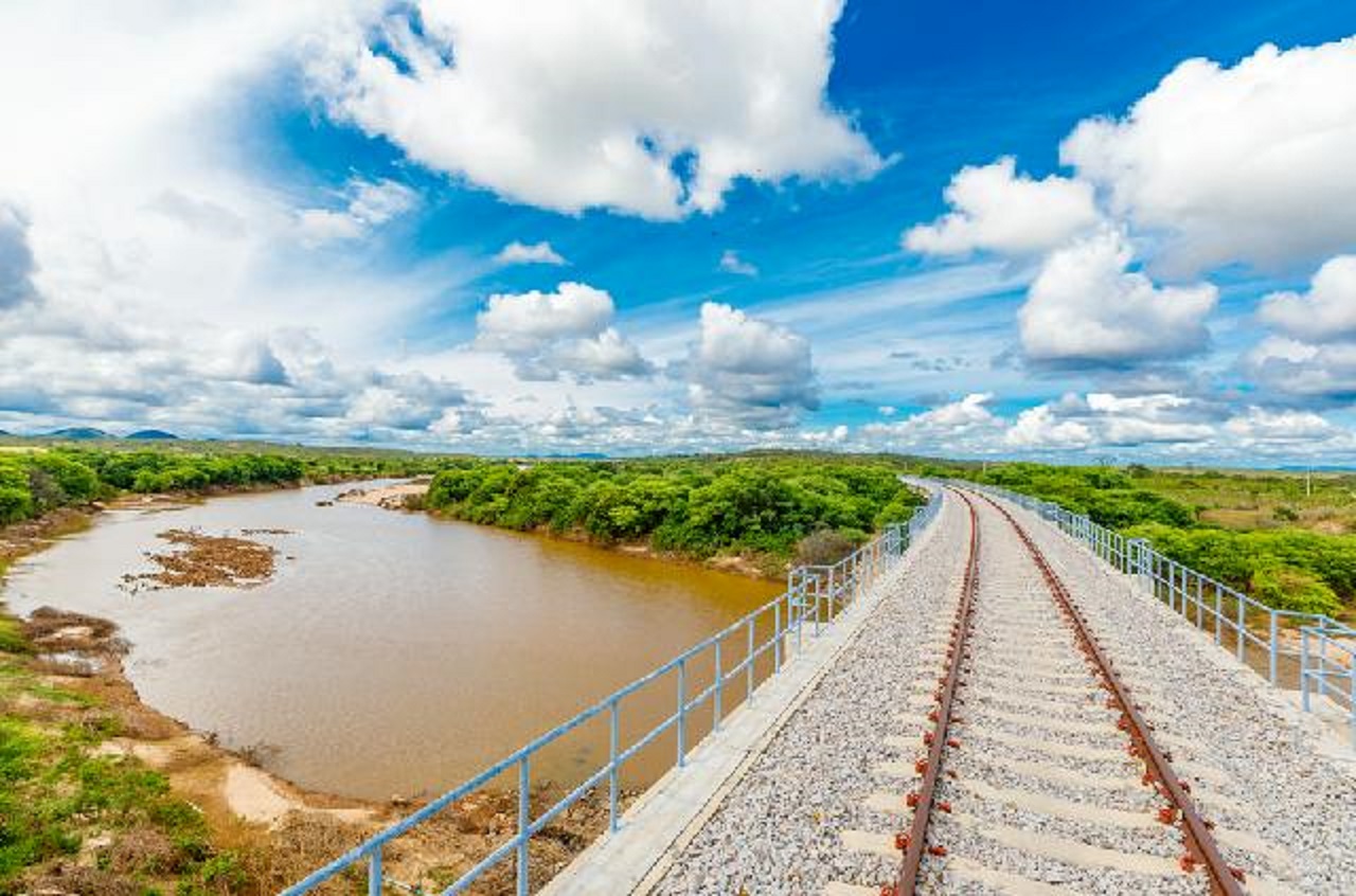 Construção de ferrovia na Bahia vai gerar empregos