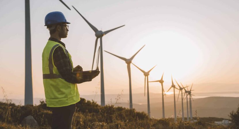 A multinacional chinesa Sinoma Blade está com intenção de instalar uma nova fábrica de hélices para energia eólica na região de Camaçari, na Bahia. O Governo do Estado já discute as possibilidades do projeto junto à companhia.