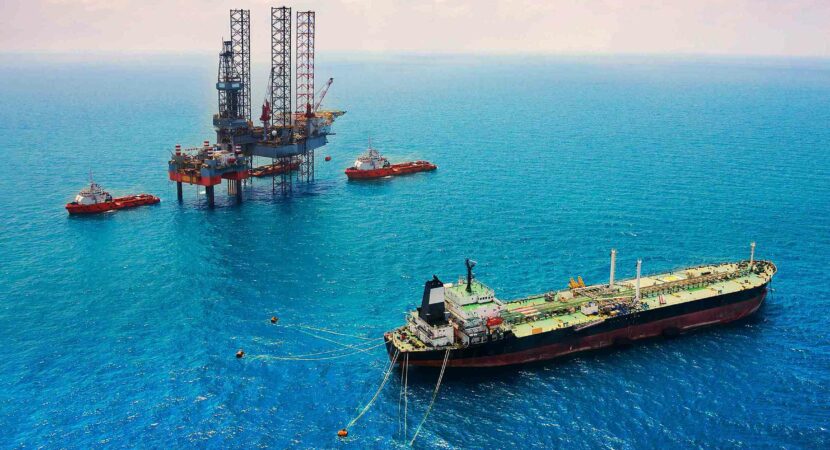 A 6ª edição do Anuário da Indústria do Petróleo e Gás Natural no ES aponta para um forte crescimento do mercado de petróleo offshore no Espírito Santo. A expectativa é de R$ 8,8 bilhões até 2027 em investimentos na expansão da produção no estado.