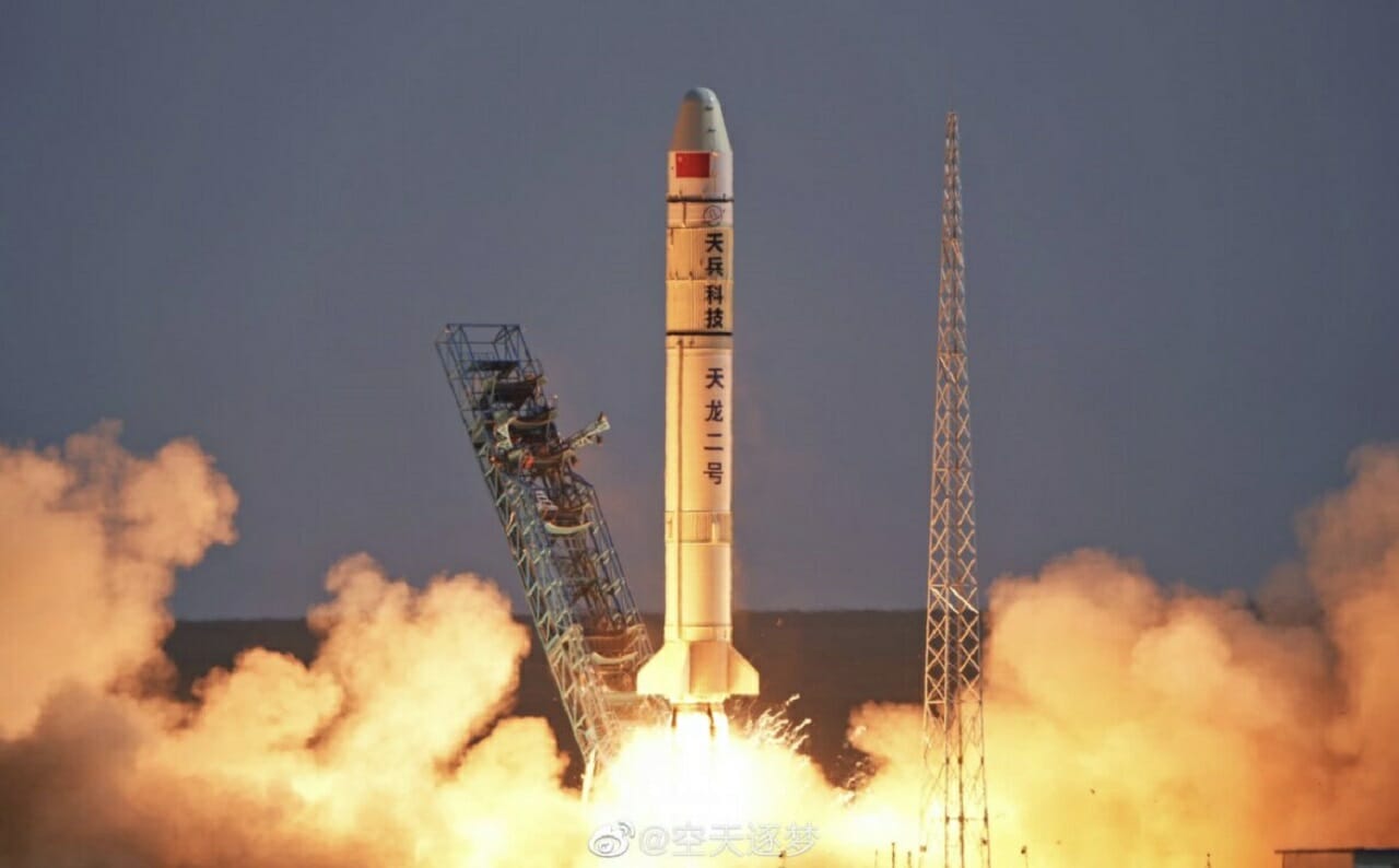 China revoluciona a indústria espacial Primeiro foguete movido a 'carvão' é lançado com êxito