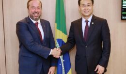Investimento de US$ 10 bilhões em energia renovável pode chegar ao Brasil por iniciativa de empresário da China