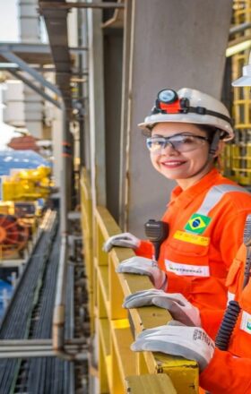 Oportunidade única: Estágio na Petrobras com jornada flexível e possibilidade de crescimento profissional.