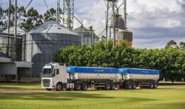 A autorização da ANP foi concedida para o uso experimental do biodiesel puro. A Amaggi deve atender aos requisitos ambientais necessários para a utilização do biocombustível em sua frota de caminhões.