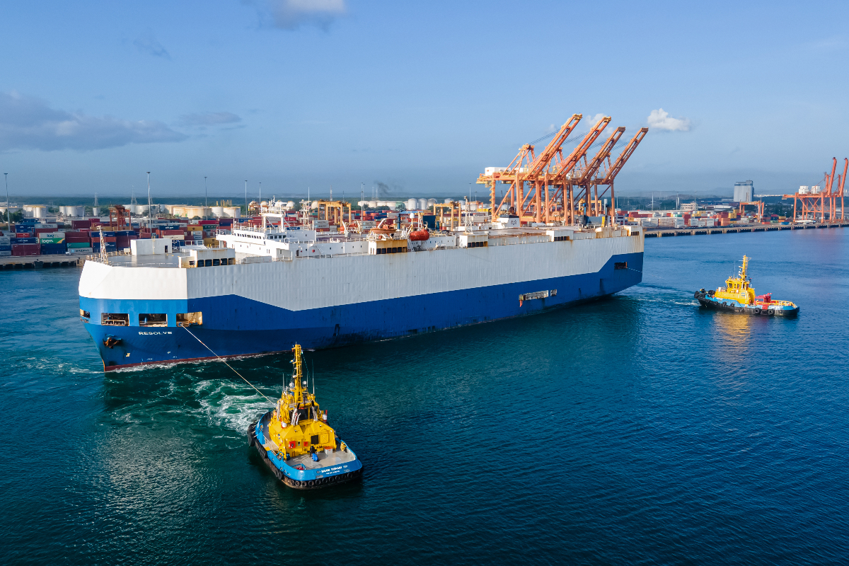 A aquisição de 21 navios rebocadores da Starnav pela SAAM marca mais um passo importante na trajetória da empresa. Ela expande sua frota para alcançar novos projetos no mercado marítimo.