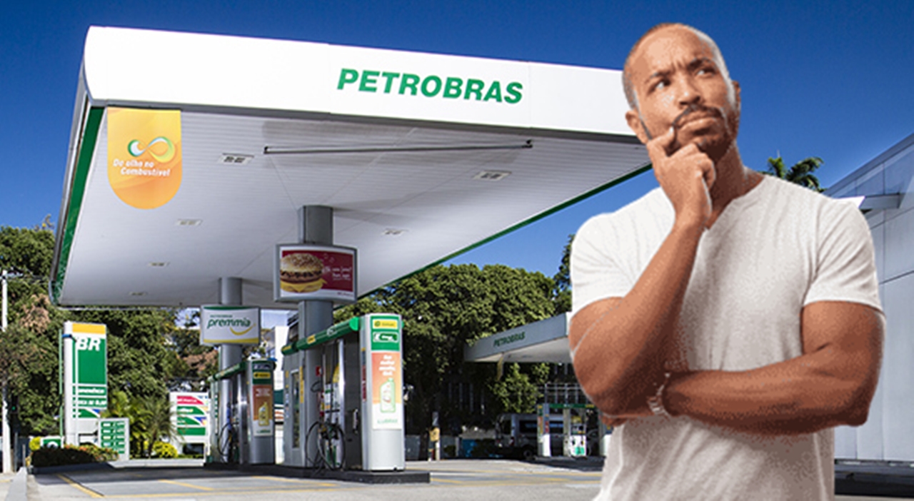 Posto de gasolina Petrobras nas cores verdes, amarelo, azul e branco na cidade e que vai reduzir o preço dos combustíveis em junho de 2023
