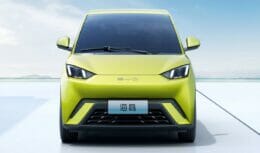 BYD anuncia carro elétrico de R$ 55 mil no Brasil; modelo conta com motor elétrico de 74 cv e autonomia de 407 km