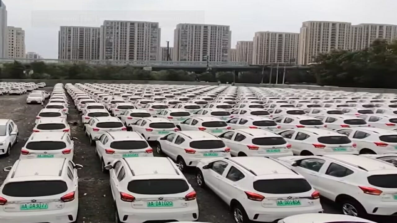 Cemetery of abandoned electric cars in China shows new models from