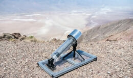 Coletor de água portátil pode transformar o ar seco do deserto em água potável usando energia solar