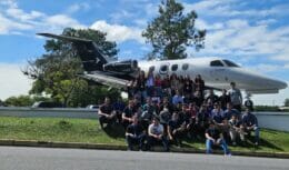 Embraer abre inscrições em programa que oferece bolsa de R$ 5 mil por mês para estudantes de todo o Brasil que sonham em trabalhar na aviação