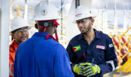 ExxonMobil abre vagas no setor de óleo e gás, com auxílio mensal de R$ 2.100 mais benefícios, No Rio de Janeiro, São Paulo e Paraná