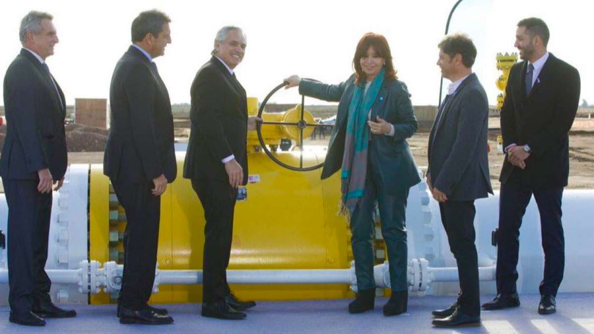Com a inauguração do Gasoduto Presidente Néstor Kirchner, a Argentina dá um importante passo em direção à sua independência energética e à consolidação de Vaca Muerta como uma das maiores reservas não convencionais de gás do mundo.