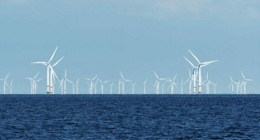 Com uma costa propícia aos ventos constantes, o Rio de Janeiro está bem posicionado para se tornar referência em energia eólica offshore.