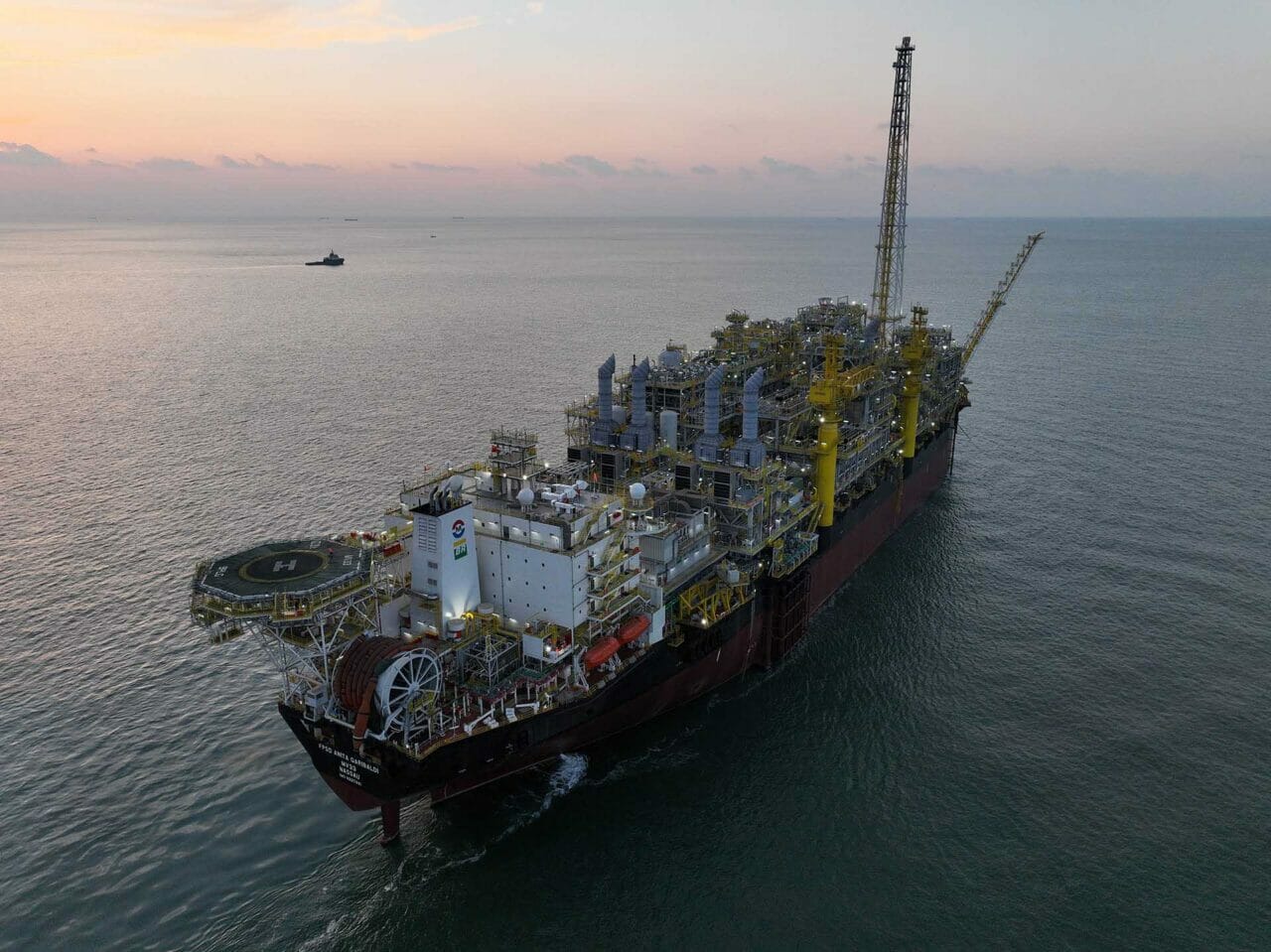 Somente a Petrobras tem planos de investimentos de US$ 18 bilhões na região da Bacia de Campos. O novo relatório da Firjan aponta para crescimento de projetos offshore nos campos da área.