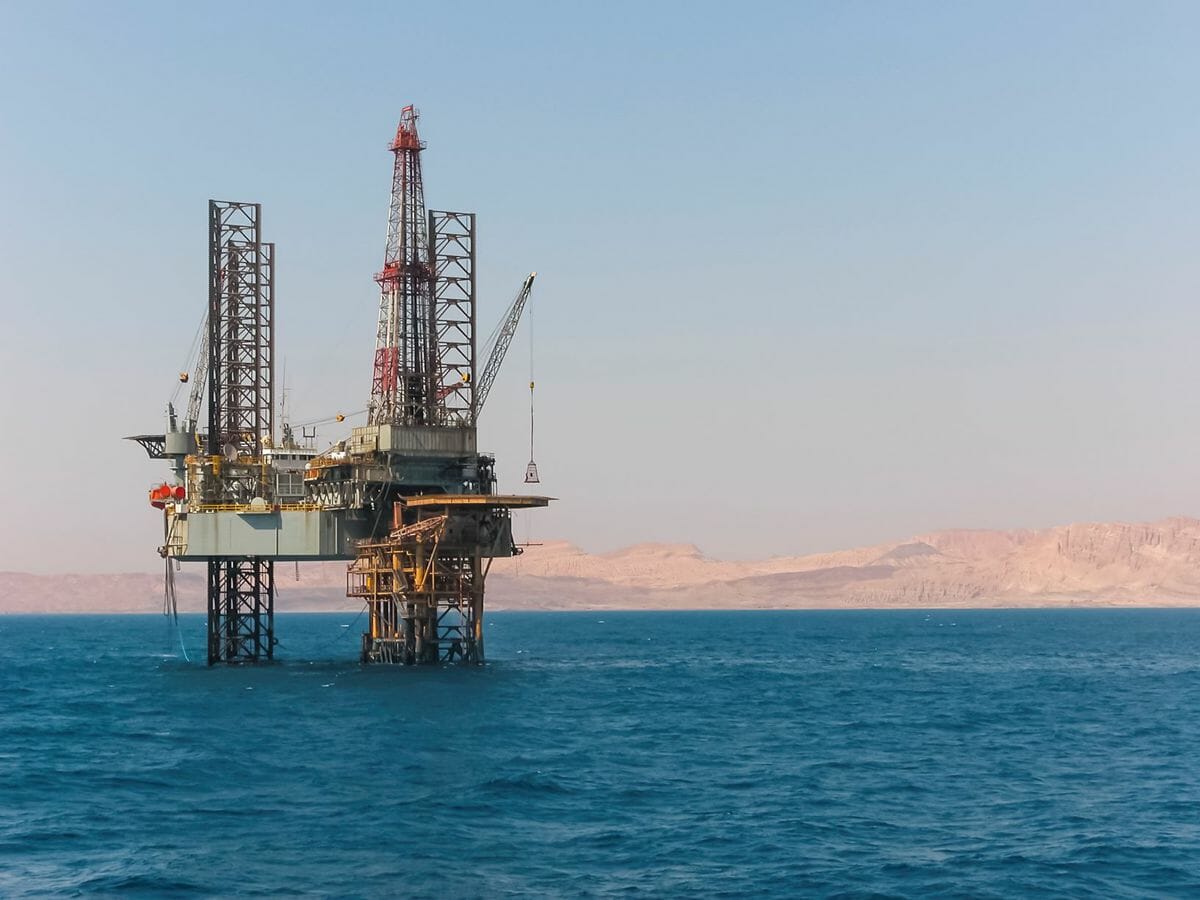 A descoberta do novo campo de petróleo no Golfo de Suez oferece um vislumbre de esperança para o Egito, que busca não apenas superar sua crise energética, mas também consolidar sua posição como um importante fornecedor de recursos energéticos.
