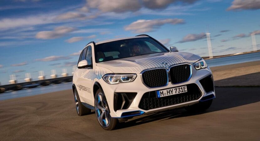 BMW iX5, o primeiro carro com MOTOR MOVIDO À HIDROGÊNIO da BMW chegará ao mercado  com 504 km de autonomia e potência de 170 cv