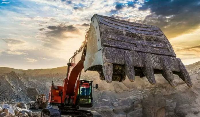 Retro escavadeira utilizada na mineração por empresas mineradoras de Minas Gerais e Belo Horizonte com aval da ANM