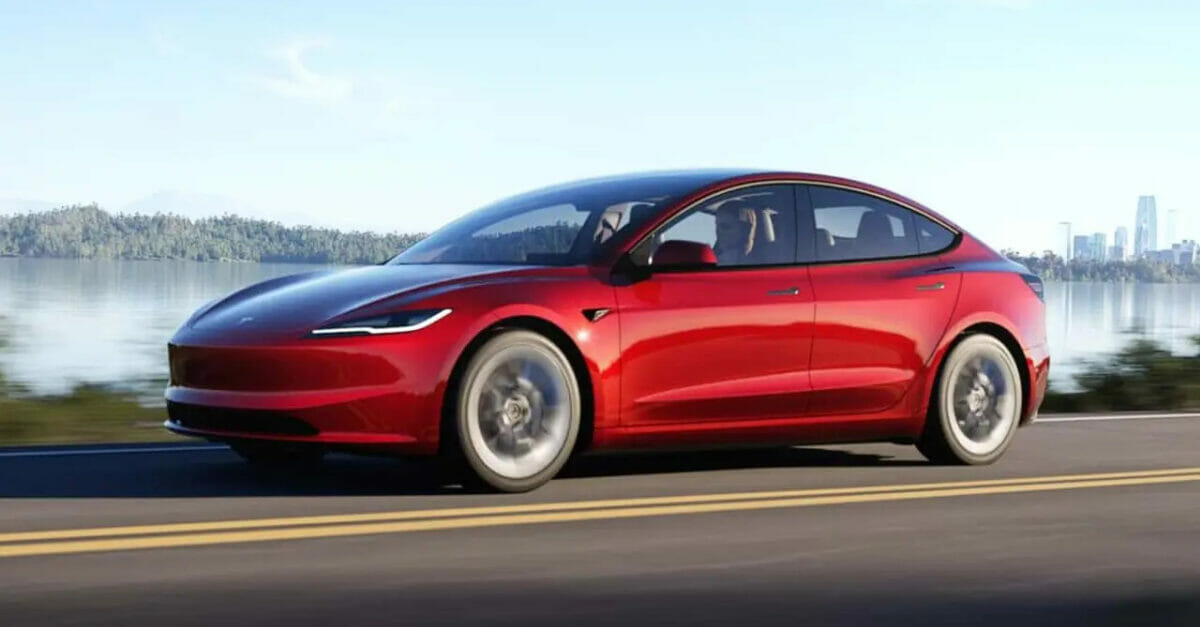 Com visual moderno, atraente e totalmente modificado, o novo veículo elétrico da Tesla, Model 3, é apresentado e surpreende o setor automotivo!