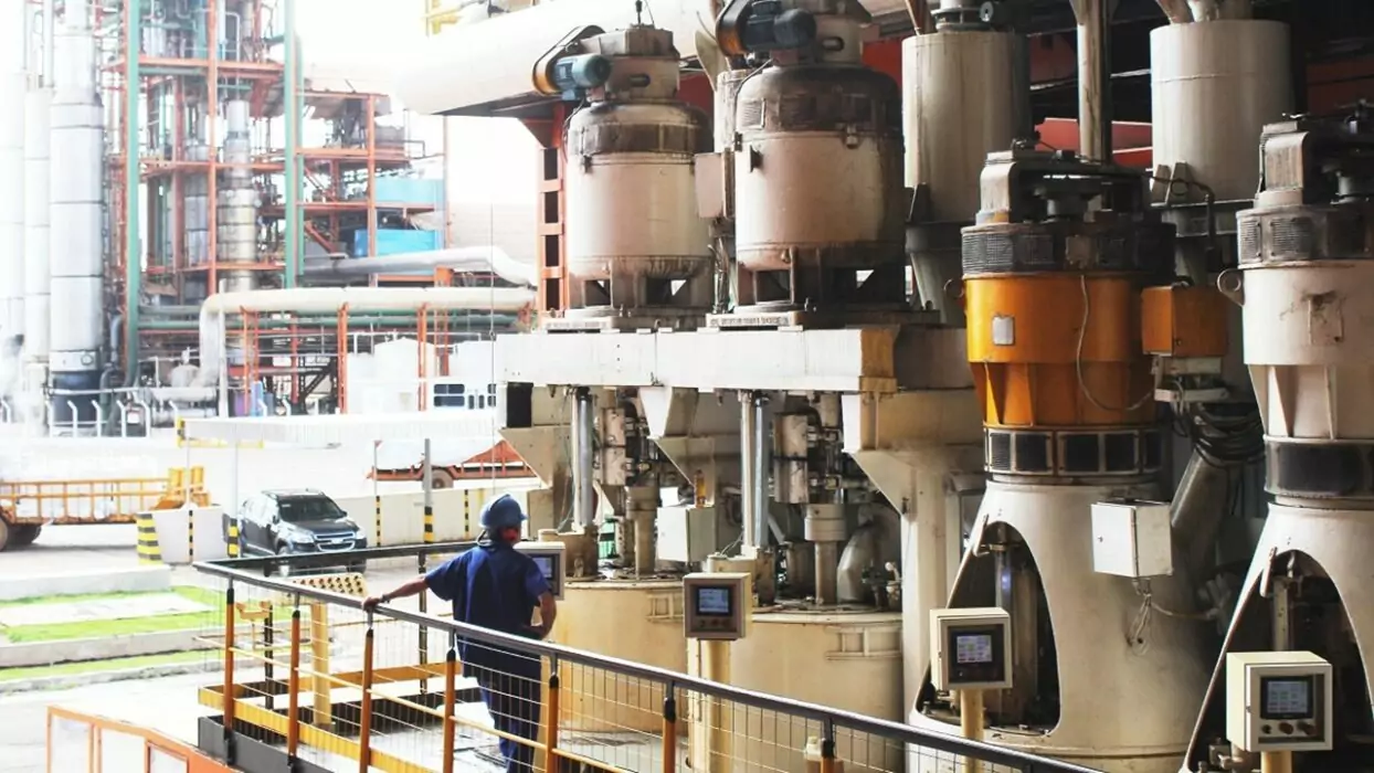 etanol - usina - operador - ensino fundamental - preço técnico - vagas - emprego - engenheiro - Goiás