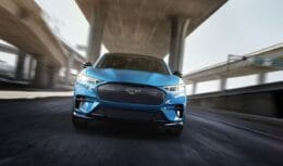 A Ford superou a tecnologia de direção autônoma da Tesla? Novo Mustang exibe alto desempenho