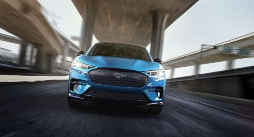 A Ford superou a tecnologia de direção autônoma da Tesla? Novo Mustang exibe alto desempenho