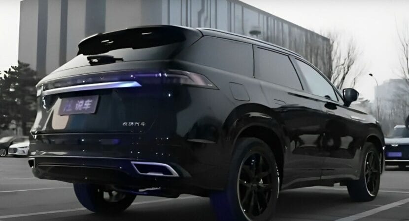 Chery lança novo SUV Tiggo 9 com ousadia: Promete 'assustar' concorrência com preços agressivos, briga intensa com BYD e Jeep