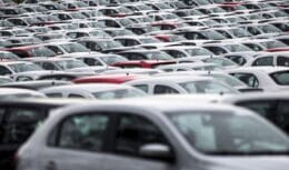 É O FIM! Volkswagen decide CORTAR linha inteira de carros e DEIXA país SEM esse modelo em 2023!