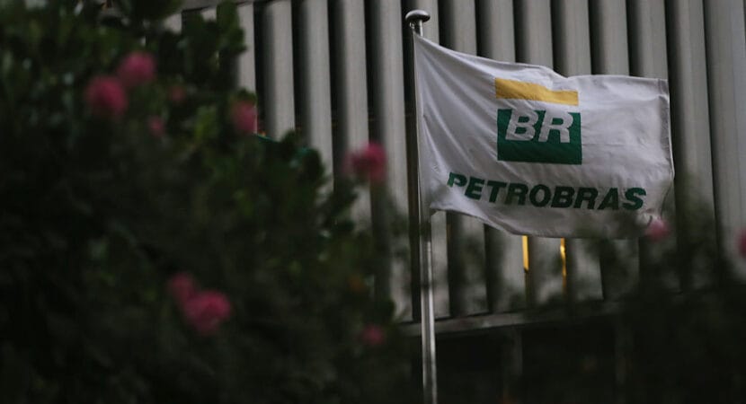 Petrobras (PETR4) anunciará novo investimento na Regap, Americanas (AMER3) recebe autorização para encerrar parceria com Vibra (VBBR3), Totvs (TOTS3) adquire IP e outras novidades.